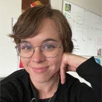 Amanda Hidalgo's Instagram, Twitter & Facebook