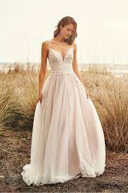 Alles, was sie brauchen, um das perfekte hochzeitskleid zu wählen. Brautkleider In Allen Grossen Und Stilrichtungen Cinderella Brautmode