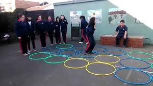 Jovenes macarras de barrio y futuros frikis en. Juegos Educacion Fisica Campo Minado Youtube