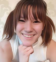 Anne Eden's Instagram, Twitter & Facebook