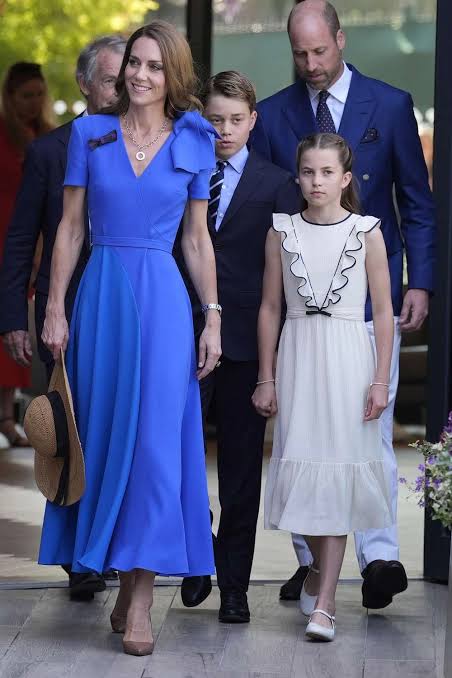 14 lần Kate và Công chúa Charlotte diện đồ đồng điệu chuẩn quý tộc Anh - Ngôi sao