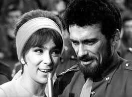 Októbra 1931 v bratislave v rodine riaditeľa banky, kvôli čomu nemohla neskôr z kádrových dôvodov študovať na vysokej škole. Vazne Nemocna Hana Hegerova 88 Smutne Vanoce O Samote Ahaonline Cz