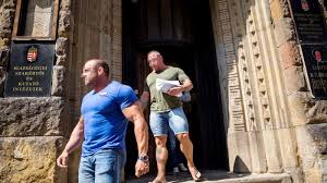 Binnen no time hebben ze de hele cocaïnehandel in amsterdam in handen. Ev Vegeig Hazi Orizetben Marad A Dozsa Gyorgy Uti Gazolo Civilhetes