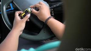 Pengaturan gaji pegawai pemerintah dengan perjanjian kerja (pppk) tuntas seiring terbitnya regulasi terkait. Bungkus Korek Tiket Sopir Truk Lewat Jembatan Timbang Di Pantura