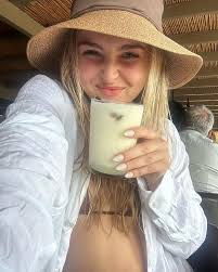 Hailey Cox (@haileycox) • Instagram photos and videos