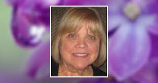 Crystal Burgett's Instagram, Twitter & Facebook