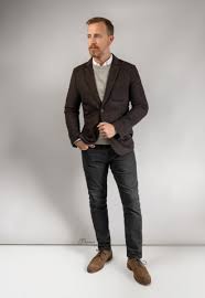 Grey sweatshirt outfit men for dates. 1 Sweatshirt 1 Pair Of Jeans 5 Very Different Styles Minimalist Outfits