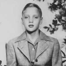 Plus 100,000 am/fm radio stations featuring music, news, and local sports talk. Elvis Presley On Twitter Before Elvis Was The Icon He S Known As Today He Was A Southern Boy Trying To Make His Dreams Of Stardom Come True Elvispresley Graceland Visitgraceland Elvisweek Rocknroll