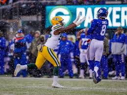 10 Cool Snowy Images From The Packers Cool Snowy Win Over The Giants Stay up to date with nfl player news, rumors, updates, analysis, social feeds, and more at fox sports. packers cool snowy win over the giants