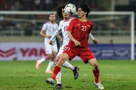 Đội hình ra sân trận việt nam vs uae hôm nay, vòng loại world cup lúc 23h45 ngày 15/6. Nhin Láº¡i Tráº­n Viá»‡t Nam Uae Tiáº¿n Linh Cong PhÆ°á»£ng Gay áº¥n TÆ°á»£ng Ä'áº·c Biá»‡t Tin Tá»©c Má»›i Nháº¥t 24h Ä'á»c Bao Lao Ä'á»™ng Online Laodong Vn