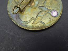 Er wird auch als „tag der arbeit bezeichnet und gilt als eines der wichtigsten nichtchristlichen feste. Drei Abzeichen Tag Der Arbeit 1 Mai 1934 1936