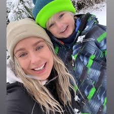 Steak and kidney puddings,, homemade chips,, mushy peas and gravy 😋