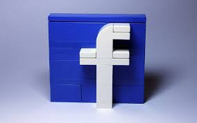 Hay aplicaciones android que te dan un código de la aplicación y tú les puedes agregar o modificar de la forma que desees, solo busca en tu navegador app creator y habrán varias opciones en su mayoría incluyen un tutorial. Como Crear Una Aplicacion Para Facebook