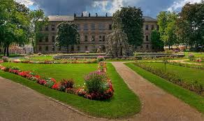 Bild Schlossgarten Mit Hugenottenbrunnen Schone Orte Erlangen Burg