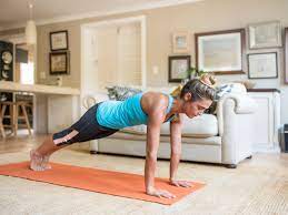 Allenare i principali muscoli delle gambe come glutei Esercizi Da Fare A Casa 7 Mini Sessioni Per Chi Non Ha Tempo Di Allenarsi