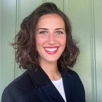 Laura Lange's Instagram, Twitter & Facebook