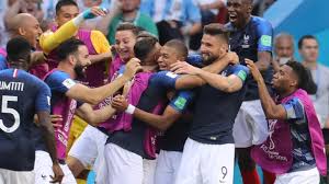 64 matchs départageront les 48 équipes qualifiées pour la phase finale. Coupe Du Monde 2018 La France Bat L Argentine 4 3 Et Se Qualifie Pour Les Quarts De Finale Apres Un Match Completement Fou