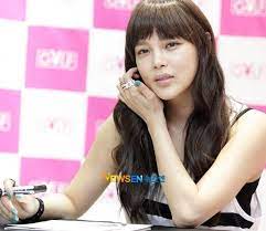14 그런 옷인줄 몰랐다는 박시연. ì•žë¨¸ë¦¬ ë‚´ë¦° ë°•ì‹œì—° ë¨¸ë¦¬ê°€ ê°€ë°œë‹ë„¤ ë„¤ëª¨íŒ