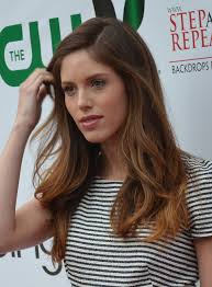 Kayla Ewell — Wikipédia
