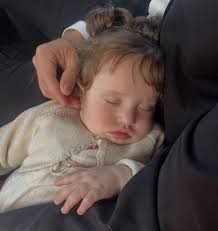 Hoy la terremotito de la casa cumple 10 meses! Gracias por poner nuestra  vida de cabeza princesa, por tus ocurrencias, eres un personaje, tremenda,  inteligente, buena, vivísima, inquieta, auténtica, única y mucho