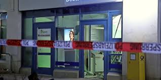 Unser newsticker zum thema geldautomat deutsche bank enthält aktuelle nachrichten von heute freitag, dem 25. Geldautomat Der Deutschen Bank In Gorbitz Gesprengt