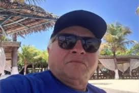 É meu aniversário e estou sepultando o meu pai', diz filho de comerciante  morto a facadas em Natal