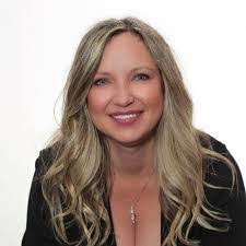 Desirae Smith's Instagram, Twitter & Facebook