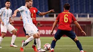 En la sesión destacaron las ausencias de iván villar, aún pendiente del resultado de la prueba pcr, y los seis convocados que están concentrados con la absoluta para la disputa de la eurocopa. J4fhby5lmppbhm