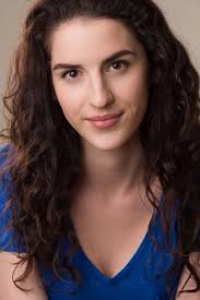 Essa é a Jennifer do episódio do besourinho, e o nome dela não é Jeniffer  kkkkkkkk é Mackenzee Donham. Hoje ela tá casadinha, e não é com o Greg.