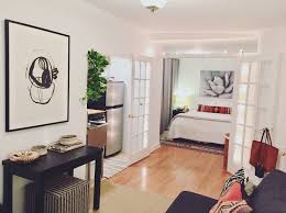 A 250 Square Foot Nyc Studio Is Tiny But Tidy Home Decor Small Apartment Decorating Farm House Living Room