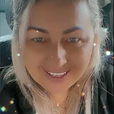 Kim Arthur's Instagram, Twitter & Facebook