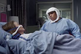 Grey's anatomy will tackle coronavirus pandemic in season 17. Why There S No New Grey S Anatomy Season 17 Episode When Will Grey S Anatomy Return In 2021