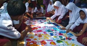 Contoh gambar mewarnai anak sd. Hari Batik Nasional Ratusan Siswa Sd Tugu Warnai Motif Batik