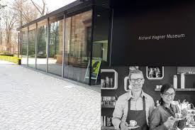 Die stadt ist sitz der regierung von oberfranken, des bezirks oberfranken verwirklichen sie ihren traum vom eigenheim und bauen sie ihr eigenes haus in bayreuth. Neue Pachter Cafe Wahnfried Offnet Wieder Bayreuther Tagblatt
