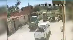 دفعت قوات الحماية المدنية بفرق الإنقاذ البري لموقع انقلاب قطار بمركز وكشفت المعاينة الأولية للعميد خالد فهمي، مأمور قسم البدرشين، انقلاب قطار قادم من القاهرة اتجاه محافظات الصعيد، وذلك بمحطة المرازيق. ÙÙŠØ¯ÙŠÙˆ ÙŠØ­Ø¨Ø³ Ø§Ù„Ø£Ù†ÙØ§Ø³ Ù„Ø­Ø¸Ø© ØªØµØ§Ø¯Ù… Ù‚Ø·Ø§Ø±ÙŠ Ø§Ù„ØµØ¹ÙŠØ¯ Ø§Ù„Ø­Ø±Ø©