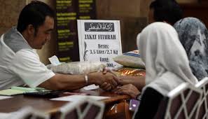 Apakah zakat itu untuknya, keluarganya, atau orang yang akan diwakilinya. Bacaan Niat Zakat Fitrah Dan Doa Serta Kewajiban Menunaikannya