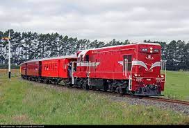 Da 1429 Hauls A Thomas Weekend Train Near Glenbrook This Was One Of The First Batch Of This Type Built By General Motors La Grange Train New Zealand Railway