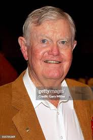 16 Football Coach Darrell Royal File Photos Photos & High Res Pictures