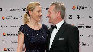 His new book, pick up the pieces: Nach 20 Jahren Beziehung John Corbett Und Bo Derek Haben Geheiratet