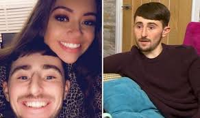 Beloved star passes away with his family by his side following a short illness. Gogglebox S Pete Sandiford Says He Has Grey Hair Amid Planning Wedding To Fiancee Paige Celebrity News Showbiz Tv Express Co Uk