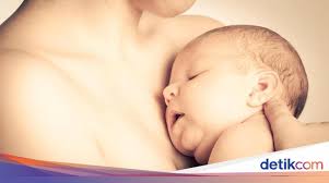 Demam pada bayi seringkali membuat orangtua kebingungan. Kurang Asupan Asi Bisa Picu Demam Pada Bayi Baru Lahir