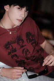 Selfie with catto. More please