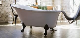 Klassische badewanne, aus der serie mini, geeignet für kleine bäder, die nicht viel platz für die badewanne zulassen. Badewanne Reinigen Diese Tricks Hausmittel Eignen Sich Fur Acryl Und Emaille