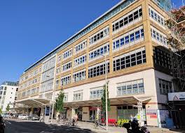 It runs from the a219 road in the east, in the centre of fulham, in the london borough of hammersmith and fulham, through chelsea to brompton road knightsbridge and the a4 in brompton. Chelsea And Westminster Hospital Wikipedia