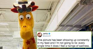 Toys R Us Posted Final Heartbreaking Photo Before Closing And The Internet Is Weeping Someecards So That Happened