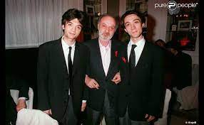 Claude berri est issu d'une famille juive ashkénaze, fils d'un fourreur polonais et d'une ouvrière roumaine installés à paris. Claude Berri Et Ses Fils Thomas Langmann Et Julien Rassam Purepeople