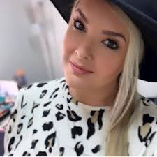 Erica Derr's Instagram, Twitter & Facebook