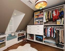 The great thing about wardrobes like this is that you can close the doors so you don't have to look at your clothes all the time, which singnificantly decreases visual clutter. Closet Ideas For Rooms With No Closet Whaciendobuenasmigas