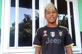Sebelum memperkuat ajax, noah gesser lebih dulu menimba ilmu di tim amatir belanda, alphense. Ingin Membanggakan Orangtua Jadi Motivasi Bagi Penyerang Muda Persela Halaman All Kompas Com