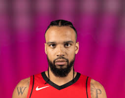 Former NBA player and Actively Black owner Lanny Smith arrives with Bianca  Winslow